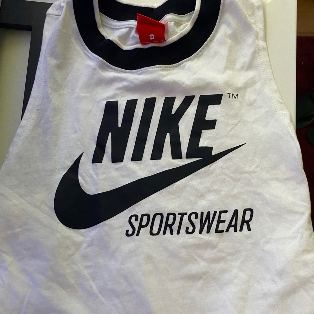 Nike women’s tank